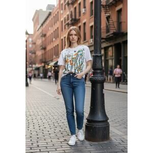 Vintage1992 KWBL White One Size Painted Embellished Aquarium Fishes T-Shirt